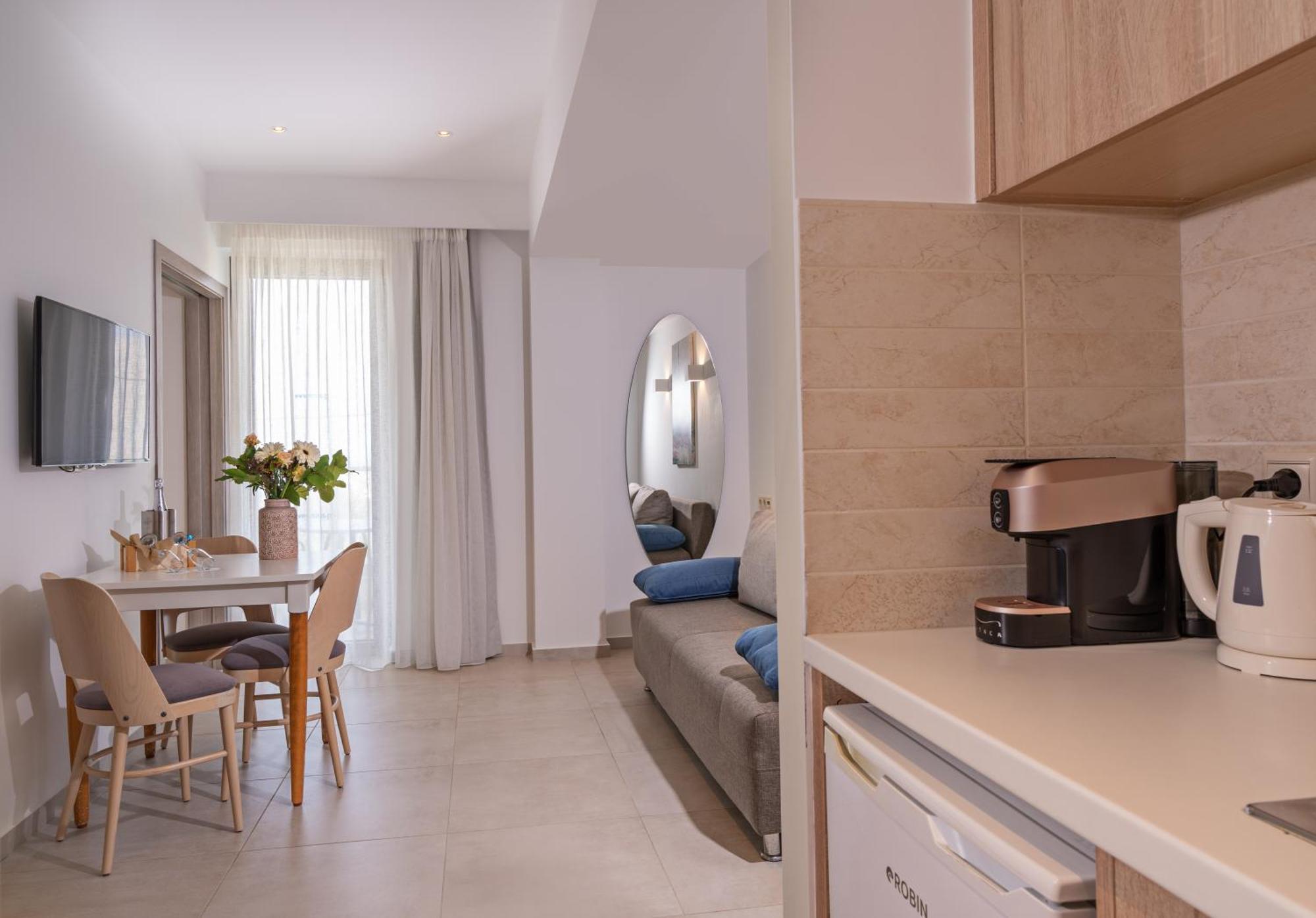 Minos Hotel Rethymno  Exterior photo