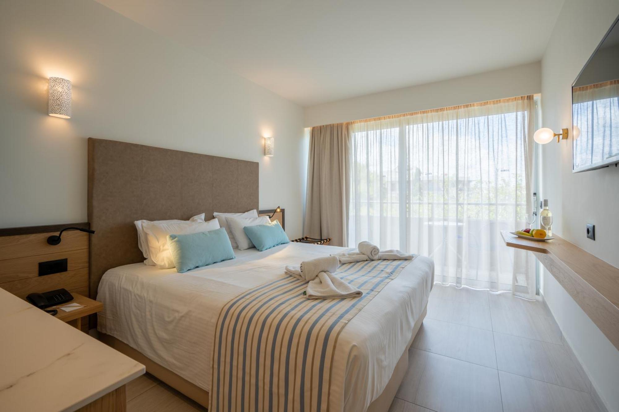 Minos Hotel Rethymno  Exterior photo
